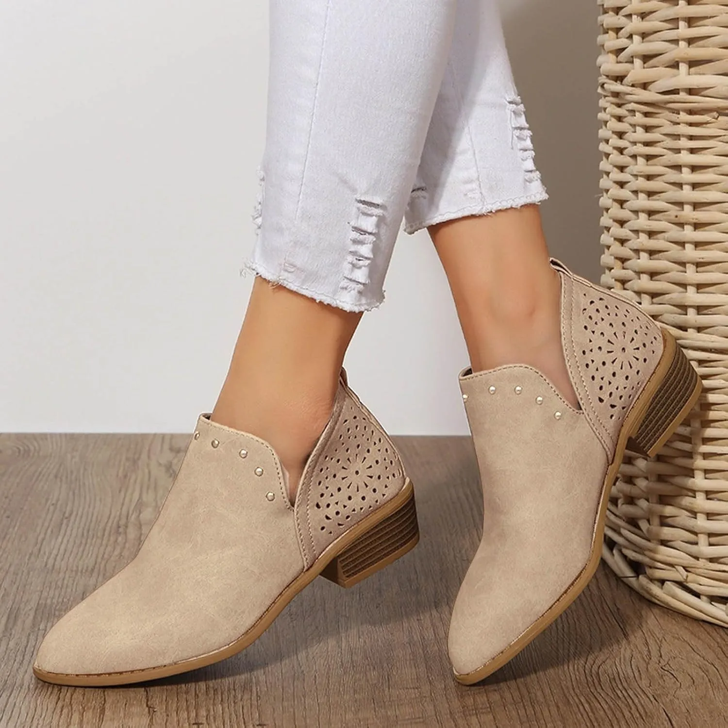 AMDBEL Winter Boots for Women 2024 Ankle Booties Low Heel Chelsea Boots Side Zipper Pointd Toe Fall Winter Short Boots Shoes