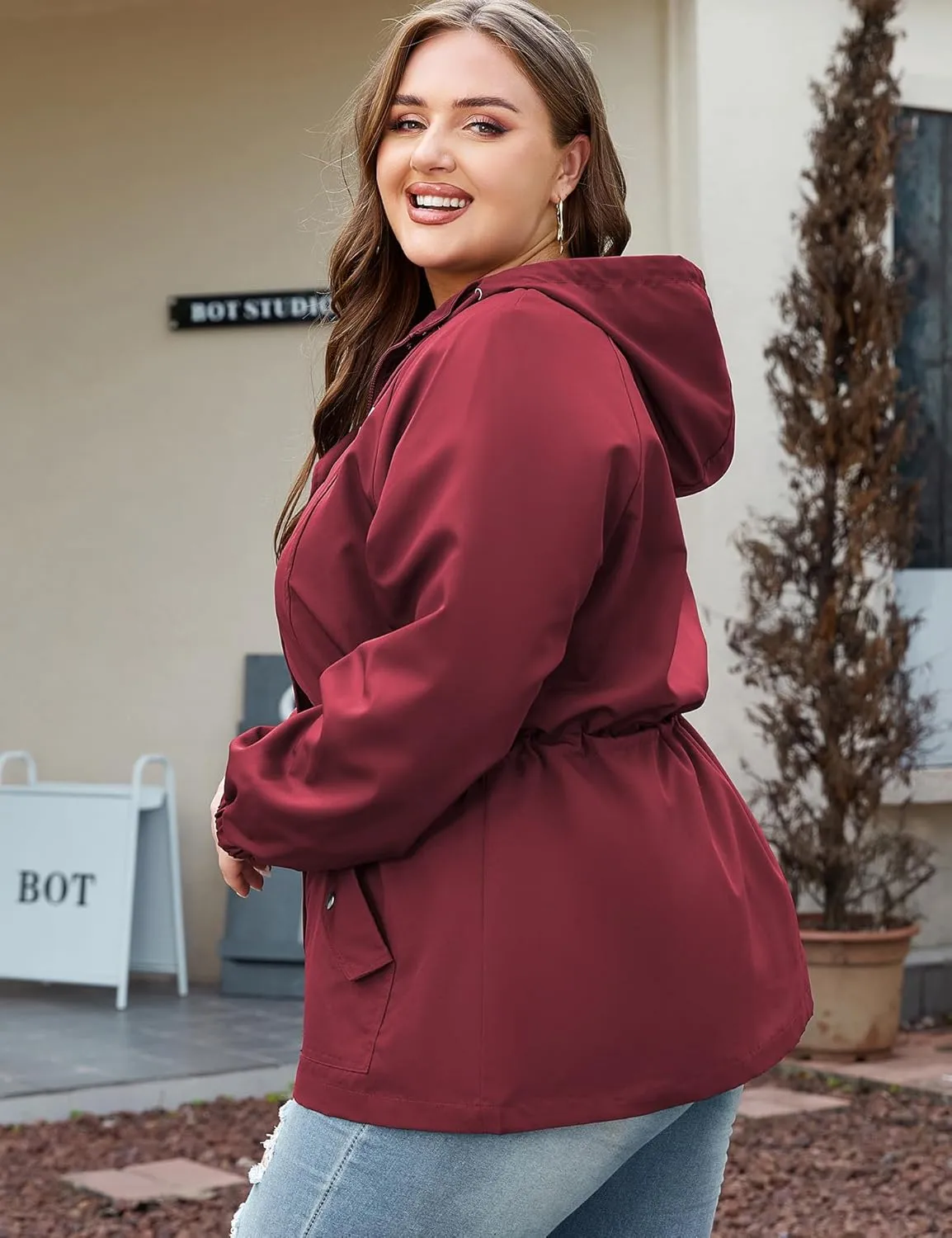 Bloggerlove Women's Rain Jacket Plus Size Lightweight Raincoat with Hood Waterproof Outdoor Windbreaker