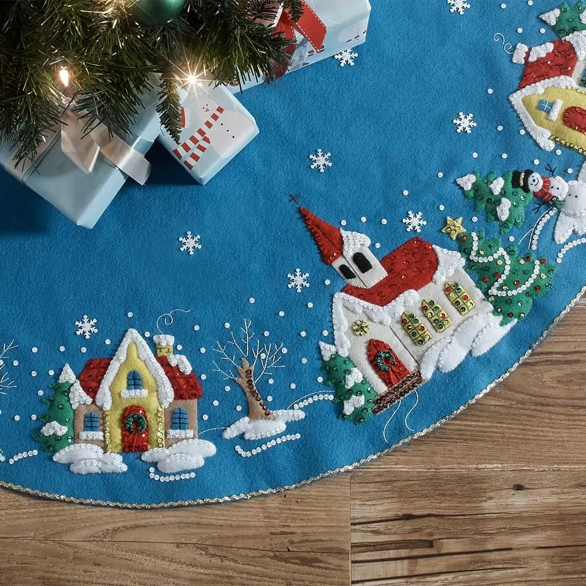 Bucilla Christmas Village Tree Skirt Felt Applique Kit Large