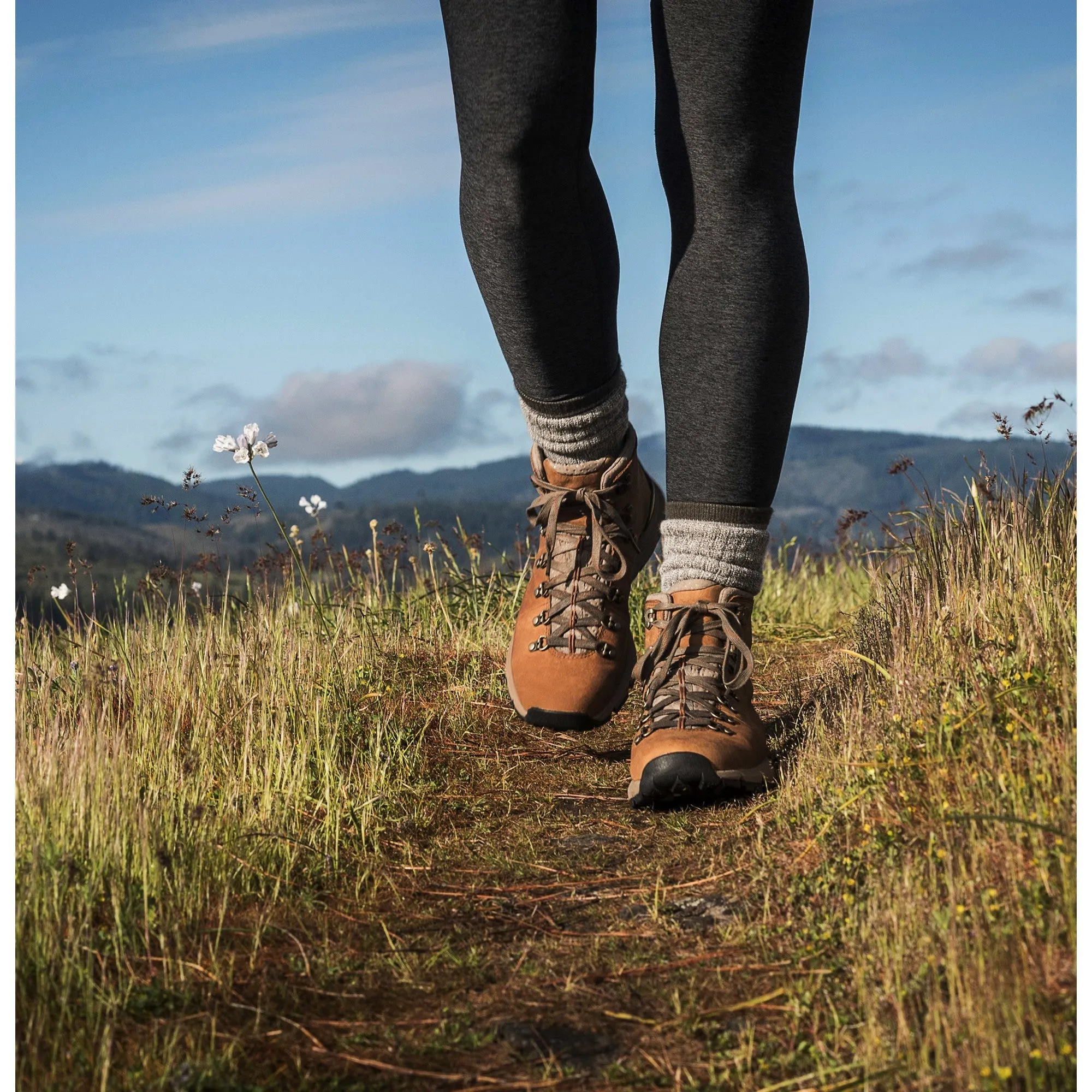 Danner Women's Mountain 600 4.5" Waterproof Hiking Boot - Brown - 62251