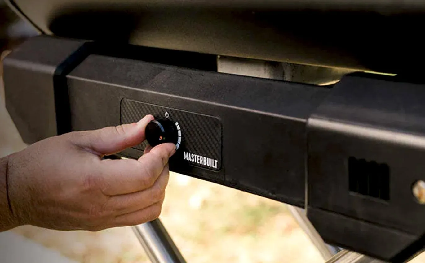 Masterbuilt Portable Charcoal BBQ With Cart