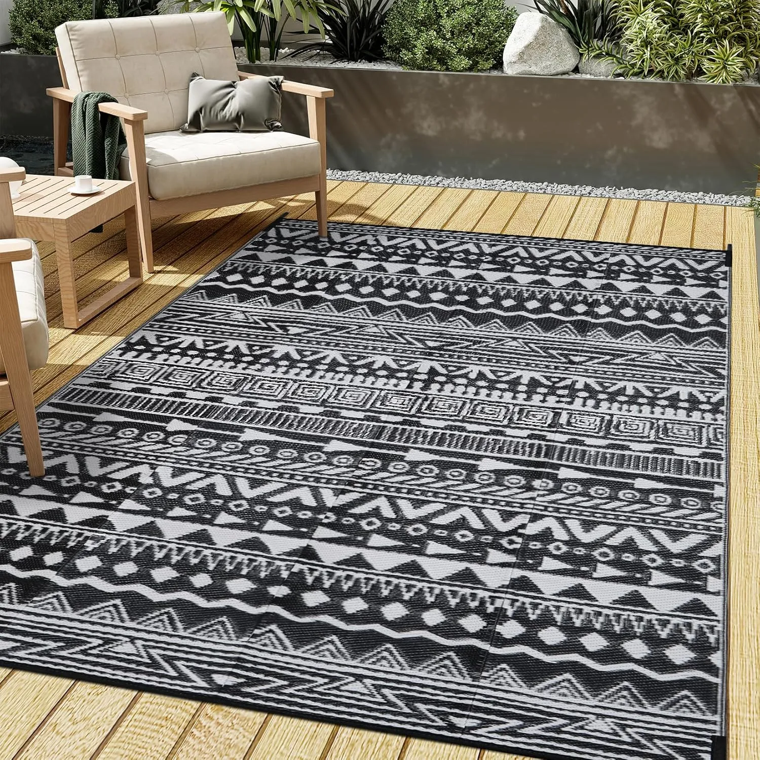 Outdoor Plastic Straw Rug Black and White Waterproof Outdoor Patio 5x8 Carpet Boho Reversible Mat Modern Large Outside for Camping RV Porch Deck Balcony Beach