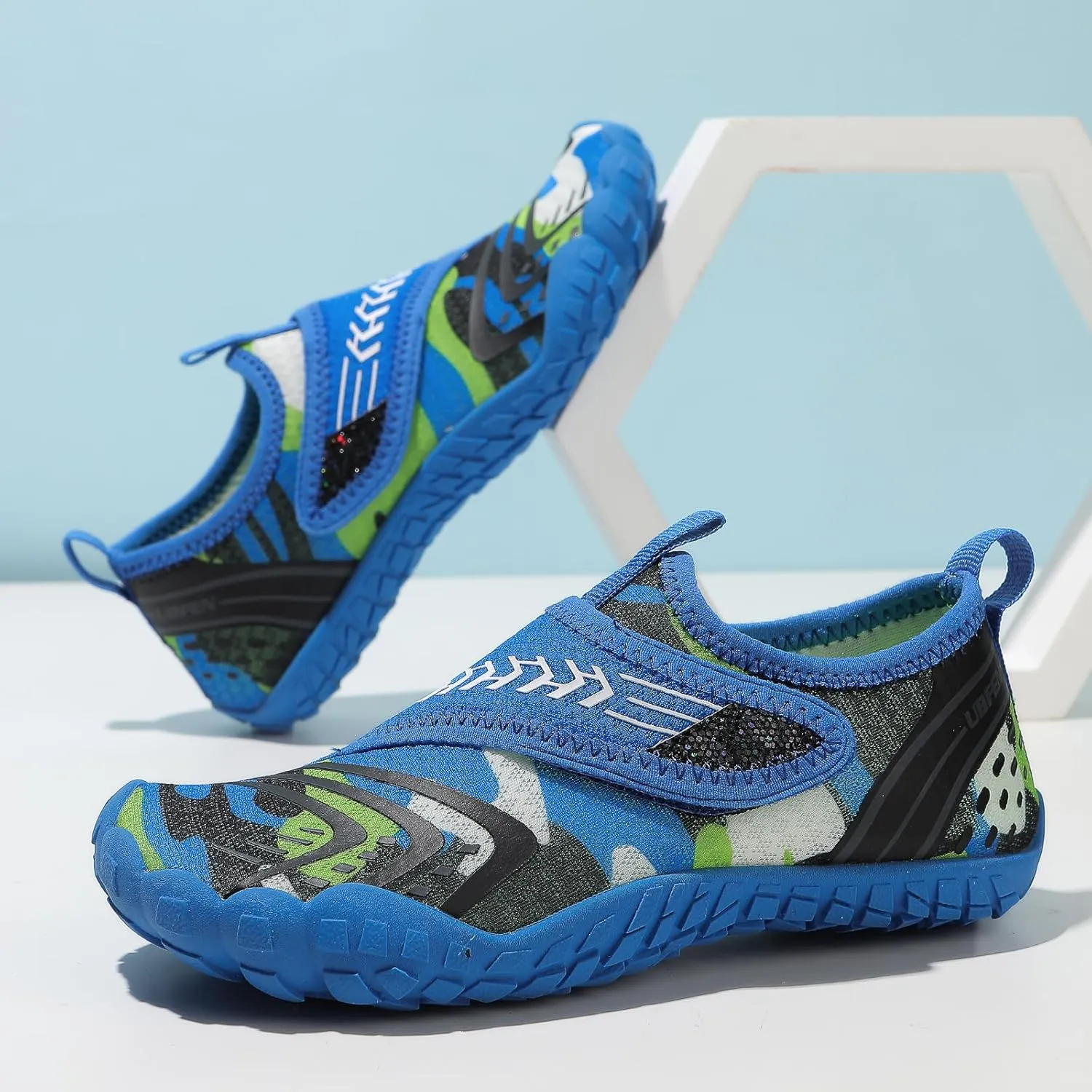 UBFEN Water Shoes for Kids Boys Girls Aqua Socks Barefoot Beach Sports Swim Pool Quick Dry Lightweight Toddler Little Big Kid