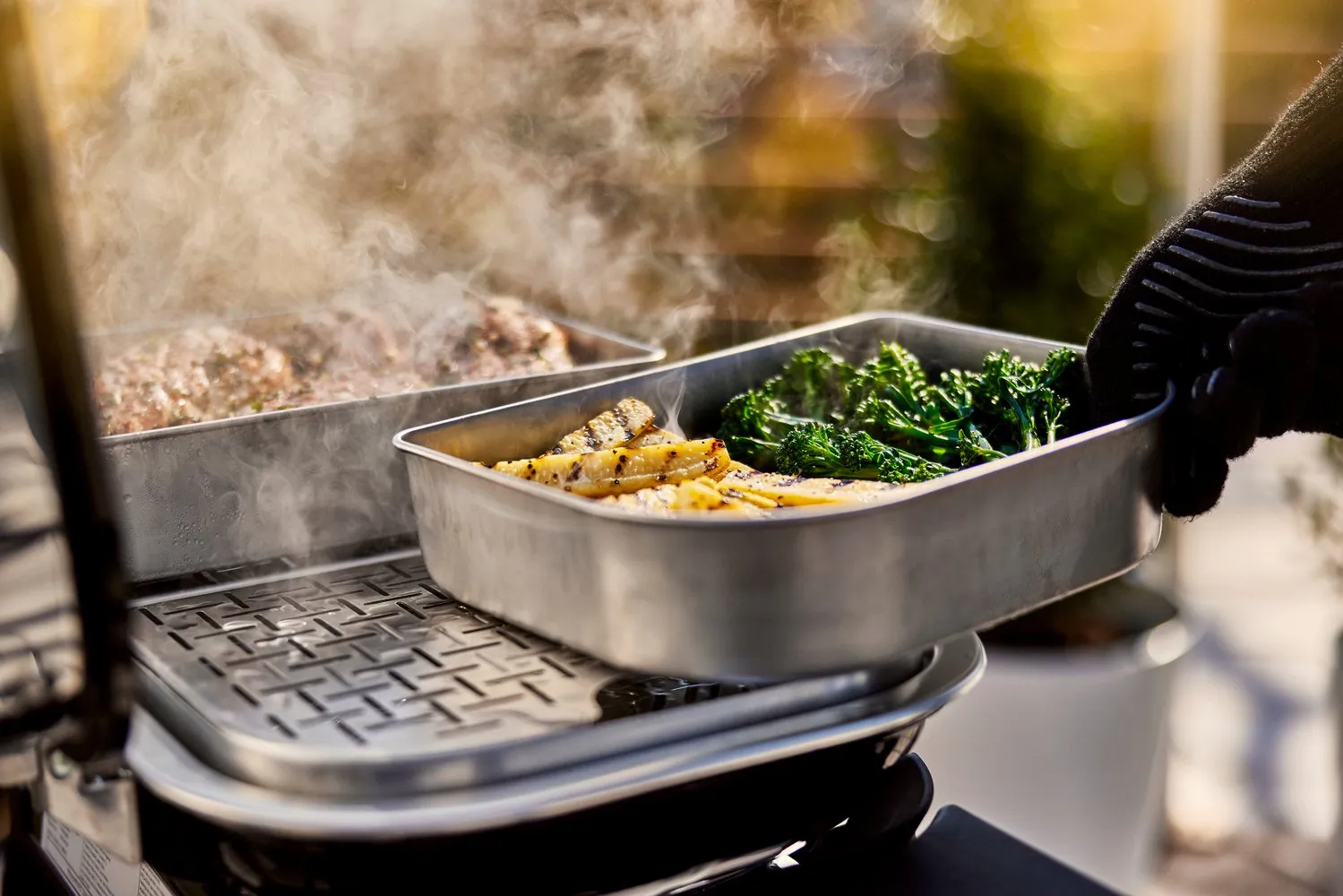 Weber Lumin 2000 Black With Stand