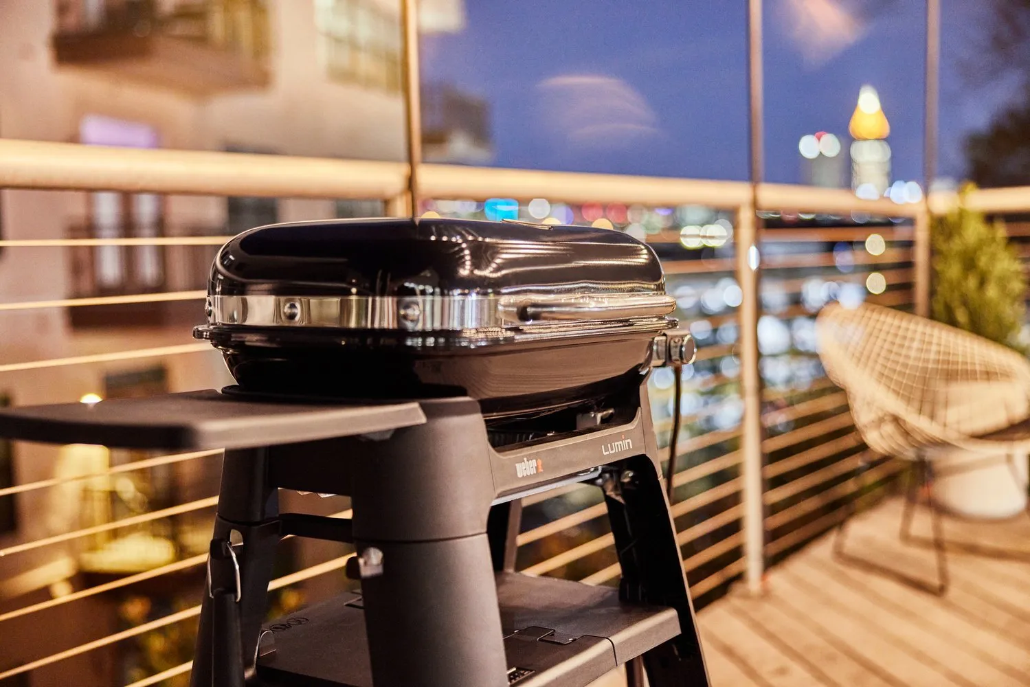 Weber Lumin 2000 Black With Stand