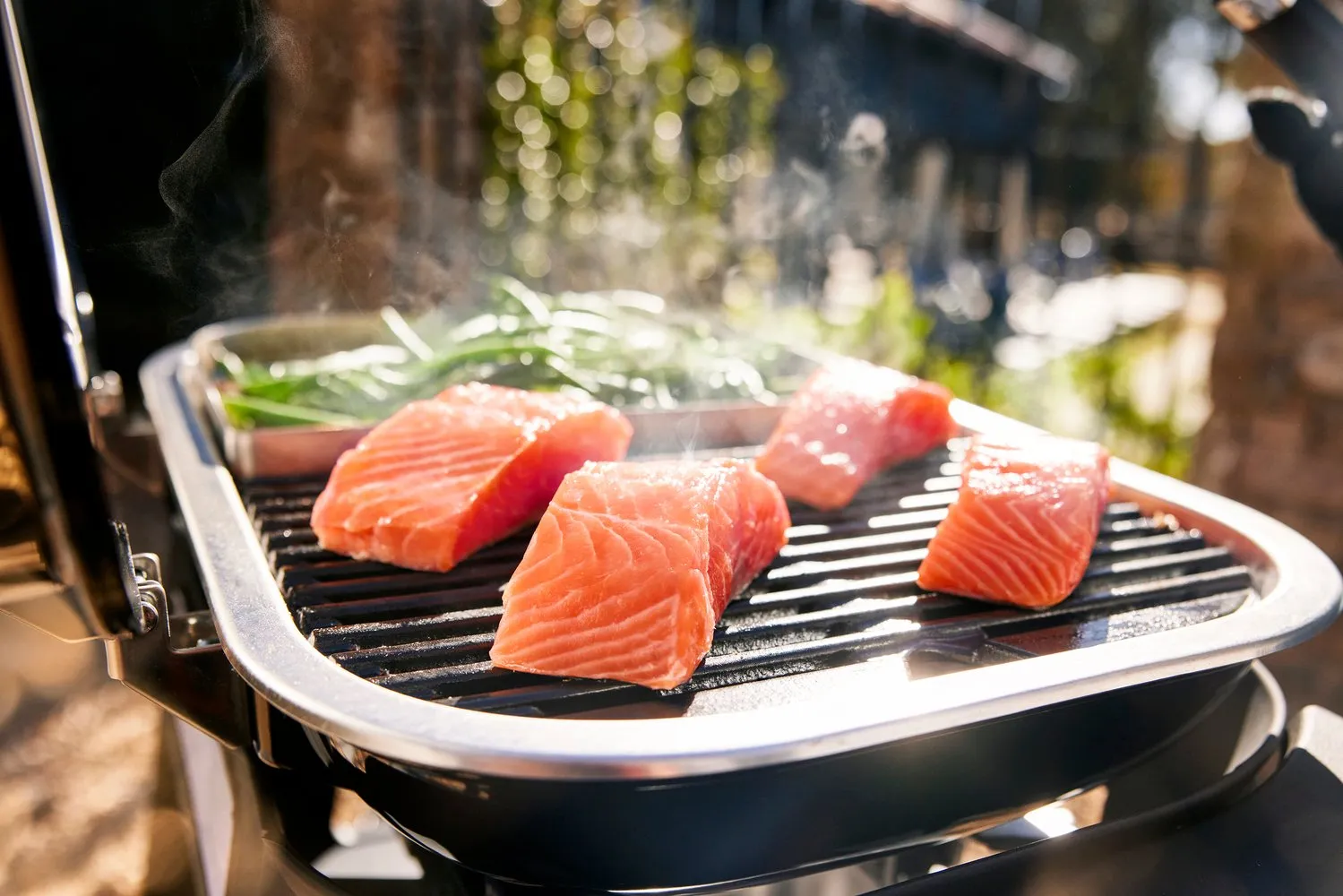 Weber Lumin Compact Black